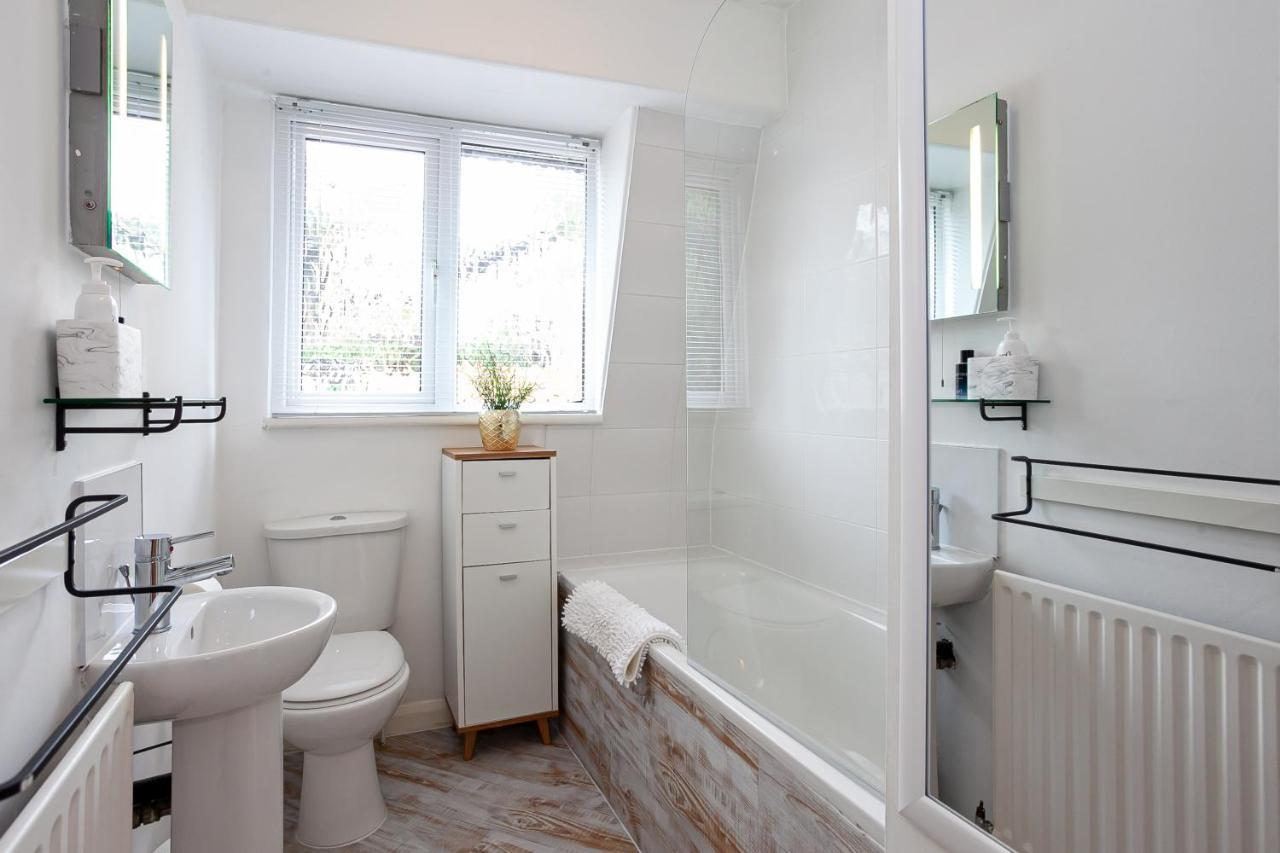 Cosy 2 Bed Apartment - Close To Leeds Centre エクステリア 写真