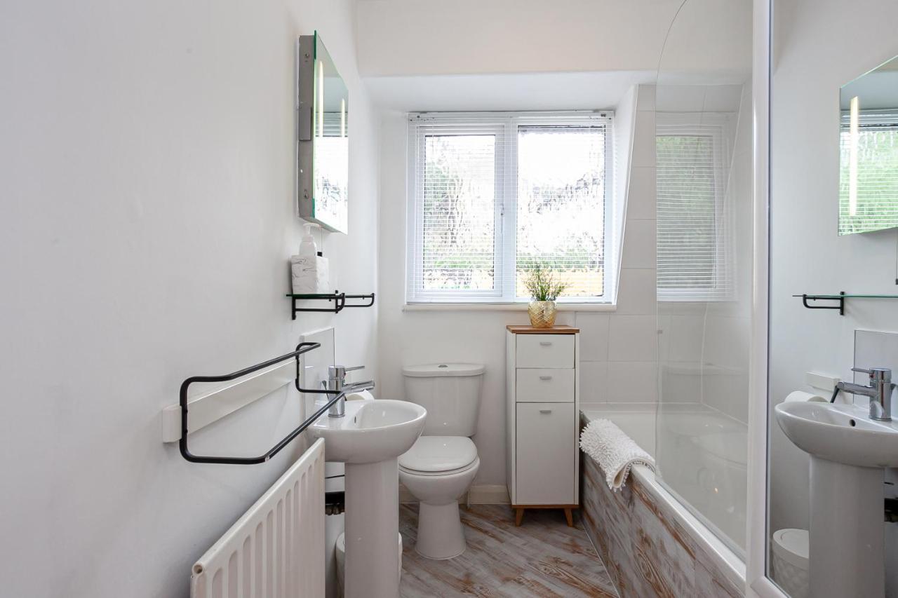 Cosy 2 Bed Apartment - Close To Leeds Centre エクステリア 写真
