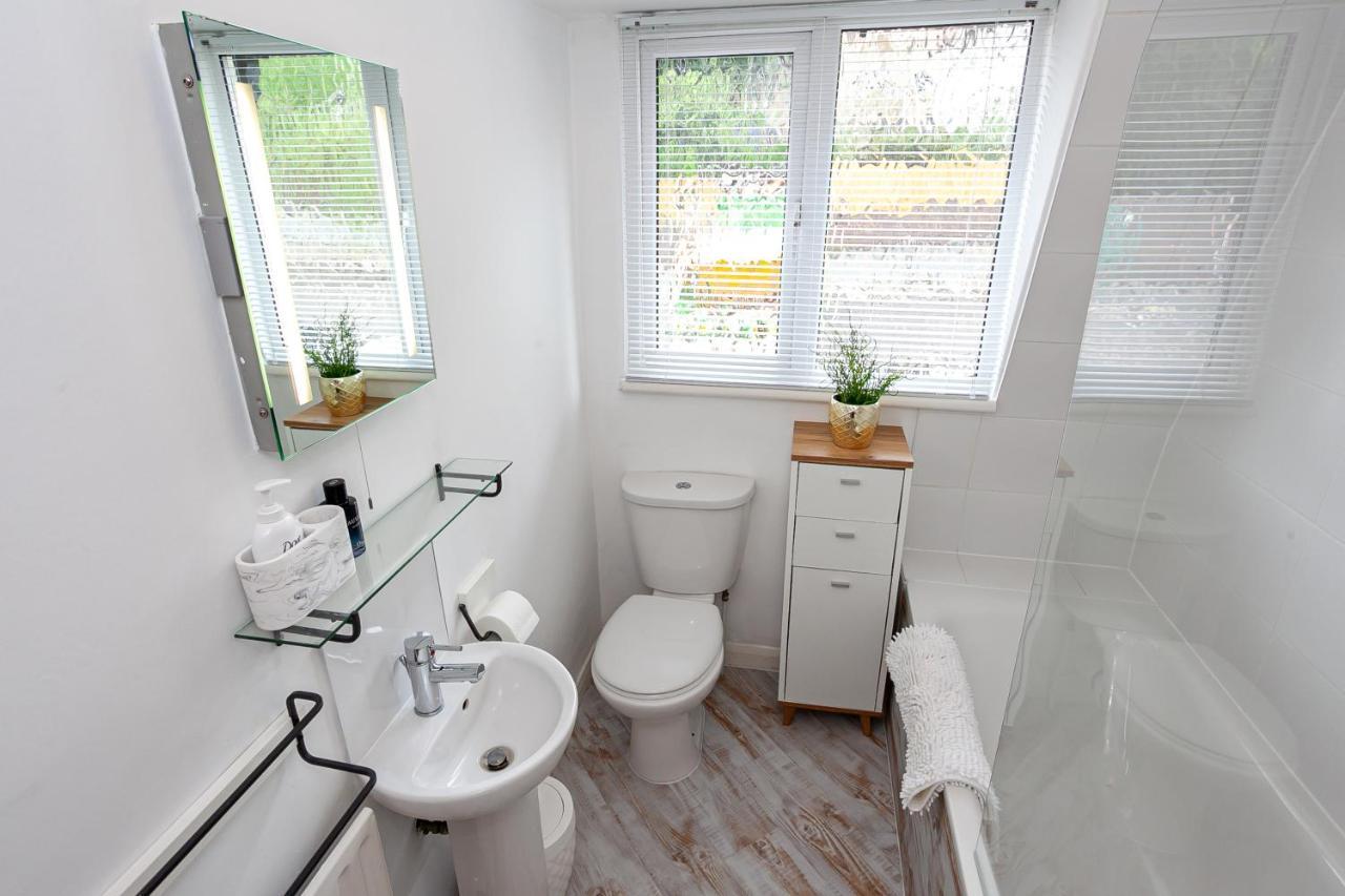 Cosy 2 Bed Apartment - Close To Leeds Centre エクステリア 写真